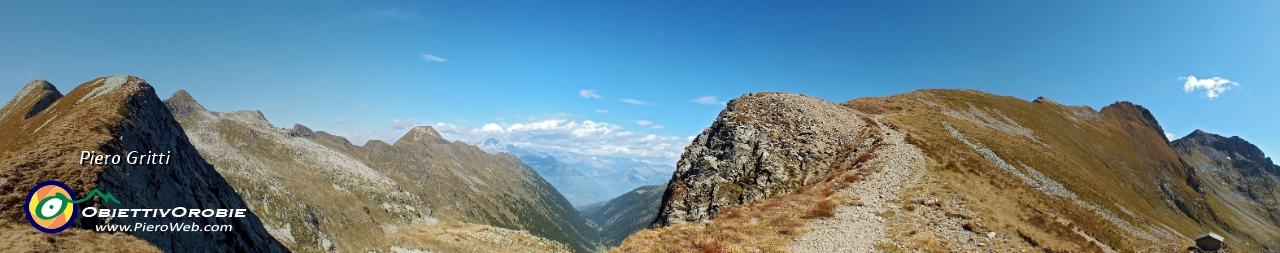 35 Pan. verso la Valle del Livrio e la salita al Pizzo Zerna.jpg
